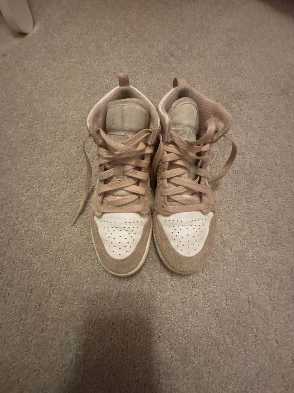 Jordan Air Jordan 1 Mid SE Legend Light pink kids Size 2.5y Sneakers